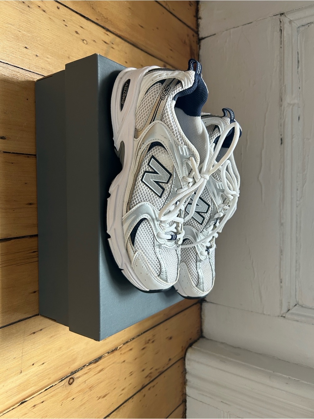 New Balance 530 Unisex Sneakers - Picture 6 of 10